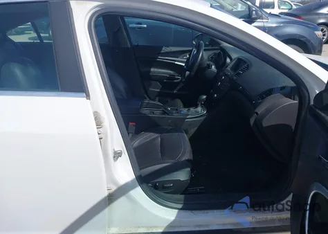 2013 Buick Regal Premium 1 z USA, uszkodzony, nr VIN 2G4GS5ER7D9226539